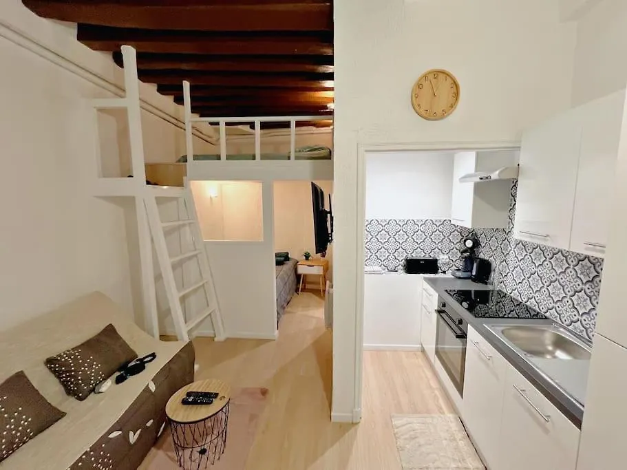 Apartment Au Centre De Paris